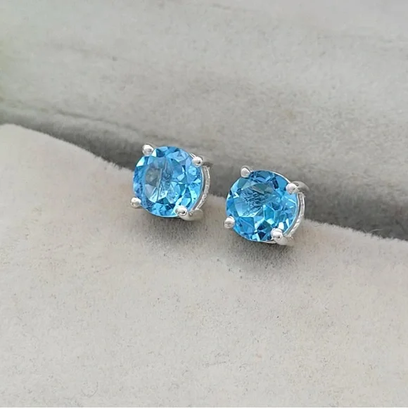 Aquamarine CZ 18k white gold plated stud earrings. New. - Picture 10 of 15